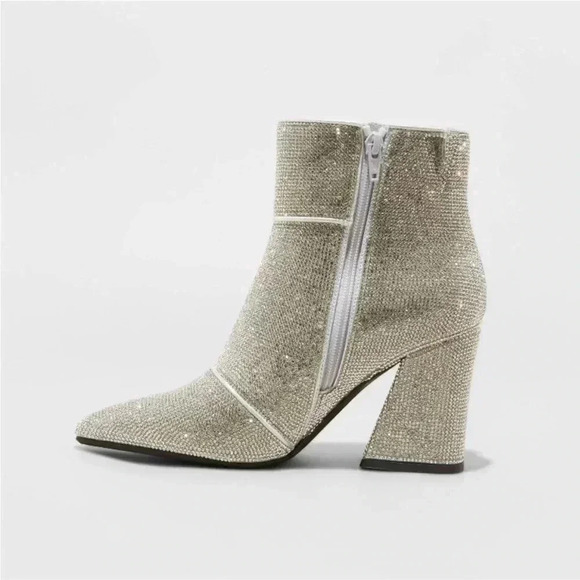 NWT Women's Cailin Ankle Boots - A New Day Silver 6 - Picture 2 of 10